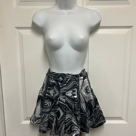 Born Honey Marbled Pleated Mini Skirt - Picture 3 of 11